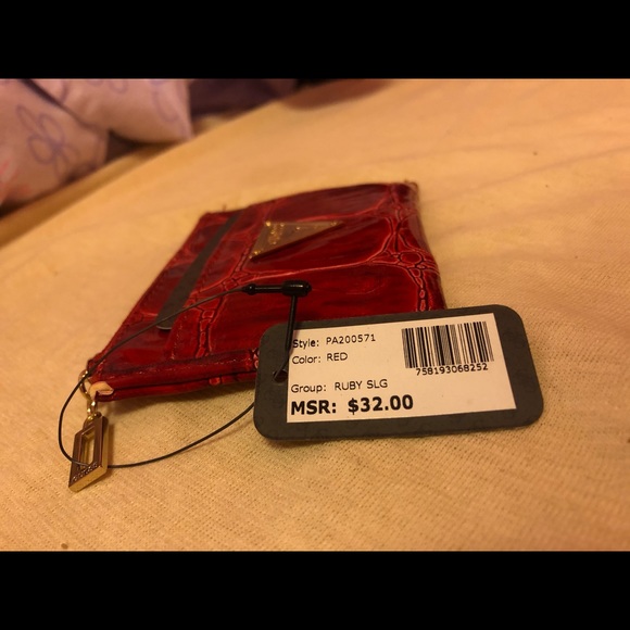 Brand New Guess Wallet - Picture 3 of 8